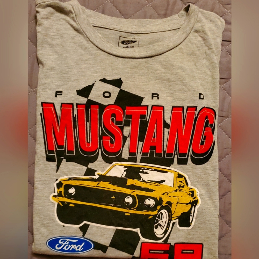 Ford Mustang crop top xl